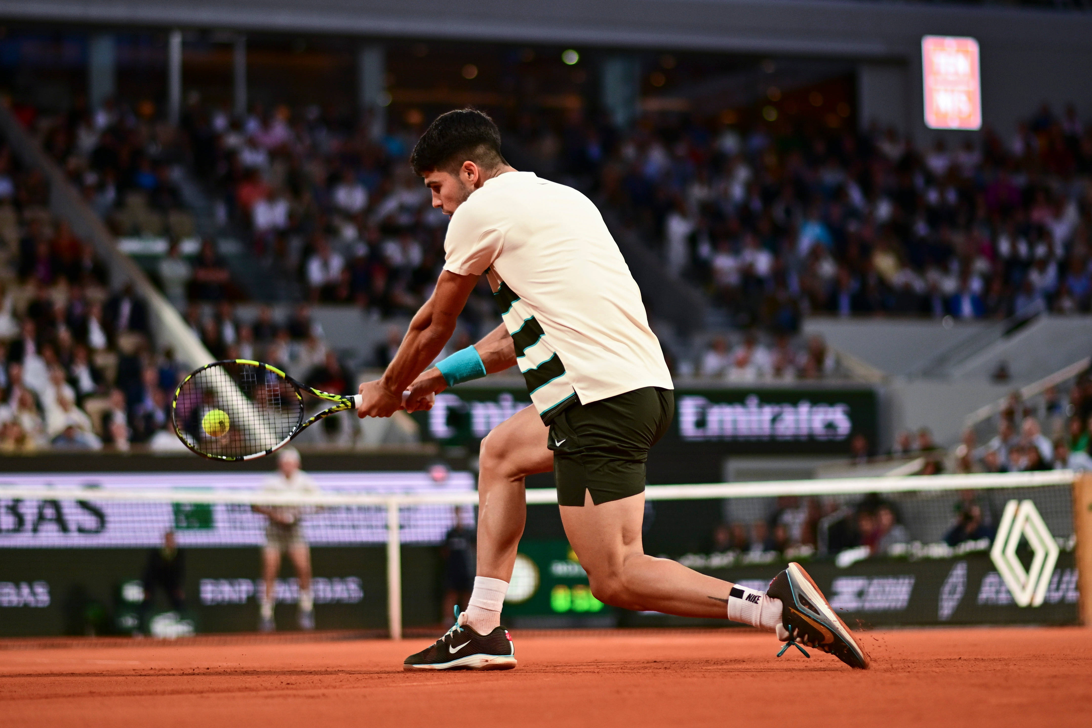 开云足球直播-欧洲网球队绝地反击西班牙网球队，阿尔卡拉斯制霸全场